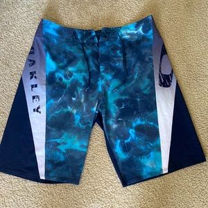 Men’s Oakley board shorts